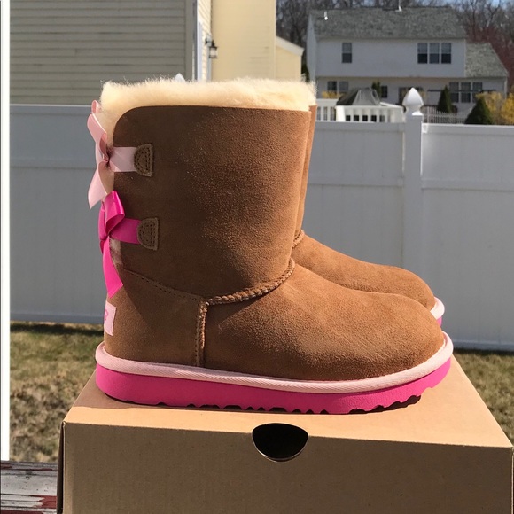 UGG Bailey Bow II - Picture 2 of 6